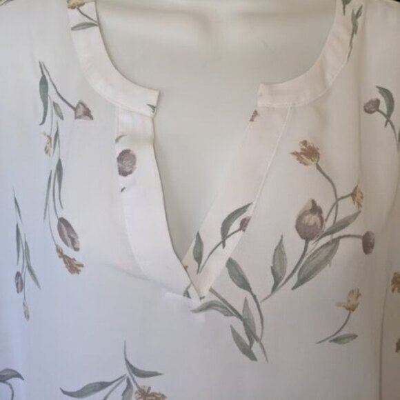 White Floral Blouse Top Size XXL New NWT - Picture 4 of 5